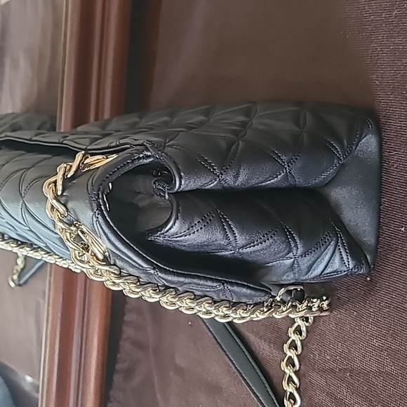 Kate Spade Quilted Black Shoulder Bag with Gold Chain - Picture 2 of 11